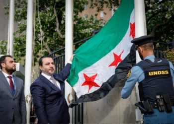 علم سوريا يرفرف في مقر الأمم المتحدة… لحظة تاريخية
