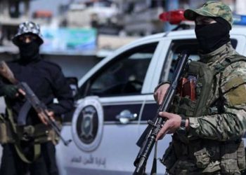 الحكومة البريطانية تعلن رفع العقوبات عن وزارتي الدفاع والداخلية في سوريا