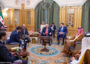 الشرع يلتقي ترمب في الرياض.. ماذا جرى خلال اللقاء؟