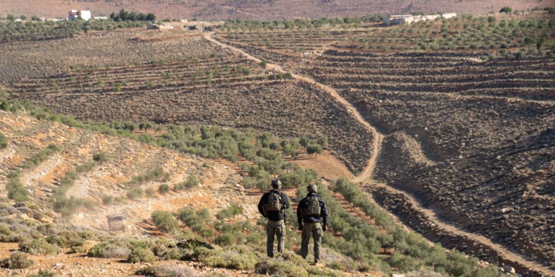 الجيش الإسرائيلي يداهم مقر قيادة للنظام البائد في جبل الشيخ