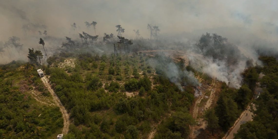 بعد طلب سوري رسمي.. تركيا ترسل مروحيات للمشاركة في إخماد حرائق جبل التركمان
