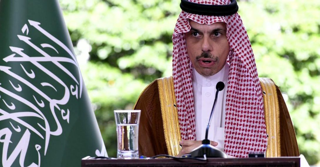 وزير الخارجية السعودي من دمشق: مساهمتنا برفع العقوبات هي “تأكيد على وقوف الأخ بجانب أخيه”