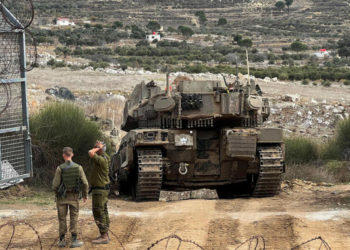 إسرائيل تعلن إجلاء 10 مصابين “دروز” وتهدد الحكومة السورية