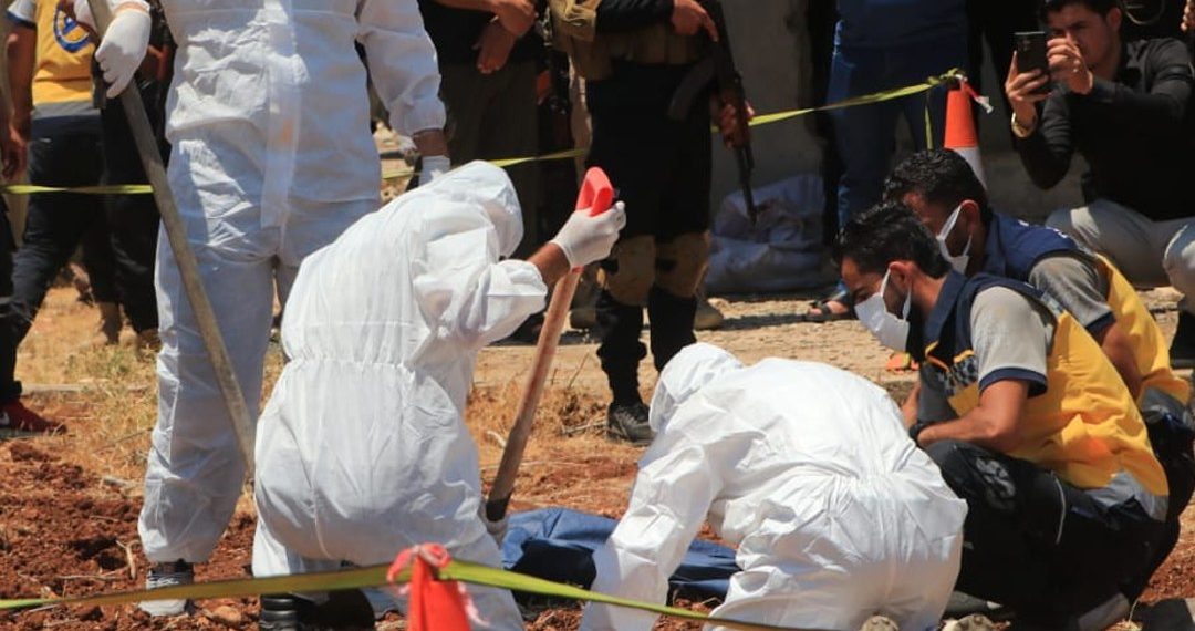 اكتشاف مقبرة جماعية جديدة شمالي حمص وإحدى الناجيات تروي تفاصيلها