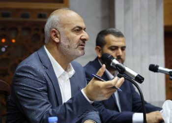 محافظ دير الزور يلمح للخيار “العسكري” مع قوات سوريا الديمقراطية 