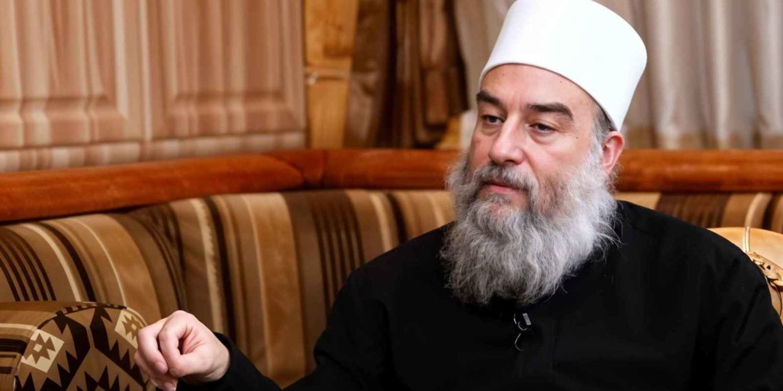 الهجري: نظام الحكم الحالي في سوريا غير قابل “للاستمرار”