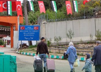 تركيا.. عودة أكثر من 250 ألف سوري لبلادهم منذ سقوط النظام البائد