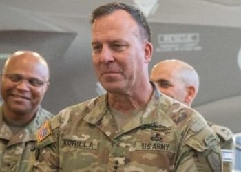 قائد القيادة المركزية الأمريكية: نعمل على دمج قسد مع الإدارة السورية الجديدة