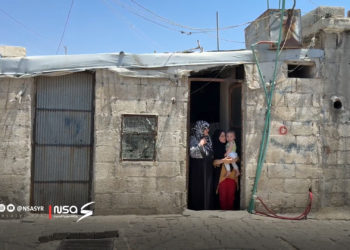 بعد فقدانها لولدها وتكفلها بأيتامه.. مناشدة إنسانية للسيدة أم سالم عبر “سوريا الجديدة”