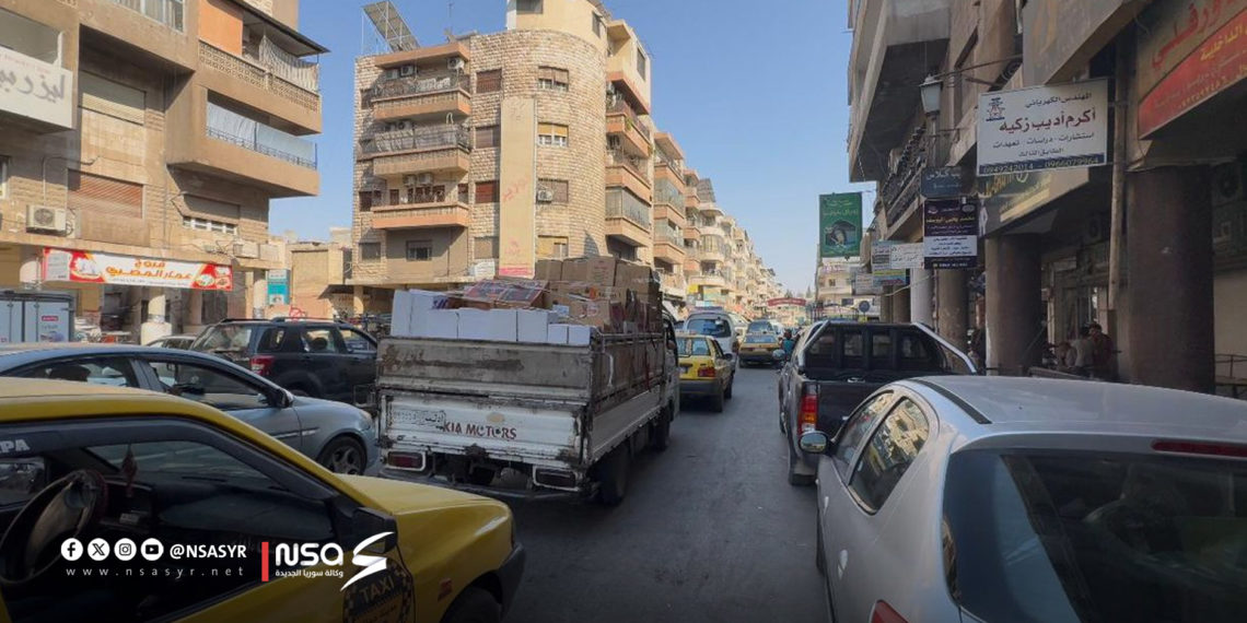 شارع 15 آذار بحماة.. فوضى مرور وبسطات عشوائية والأهالي يدفعون الثمن