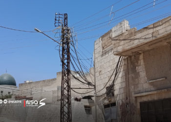 خطرة وتهدد سلامة الأهالي.. “سوريا الجديدة” تسلط الضوء على مشكلة تمديدات الكهرباء في حماة