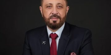 من هو عمر الحصري رئيس هيئة الطيران المدني الجديد؟