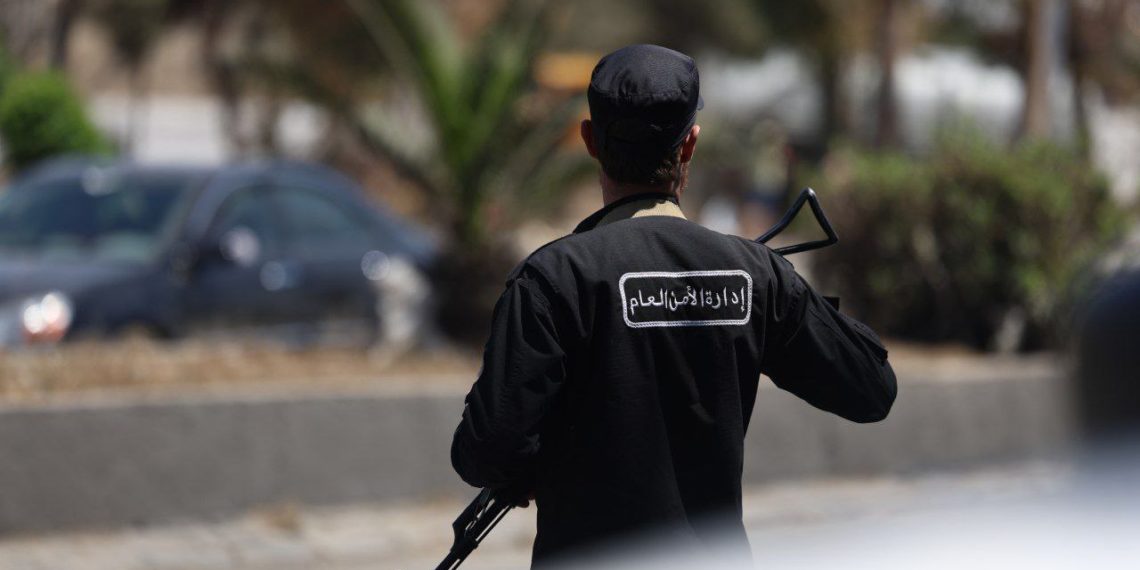 لارتكابهم مخالفات “سلوكية”.. فصل 200 عنصر أمن في درعا