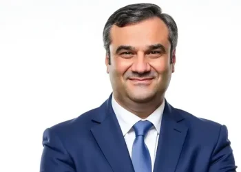 وسط أزمة سكن خانقة.. حاكم مصرف سوريا المركزي يعلن عن نظام تمويل عقاري جديد