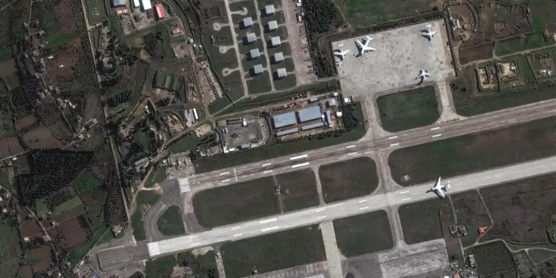 تزامنت مع تحركات لضباط النظام البائد..”إيكاد” توثق رحلات جوية روسية لإعادة التموضع في القامشلي