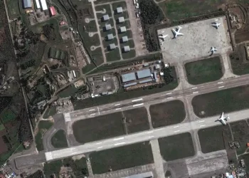 تزامنت مع تحركات لضباط النظام البائد..”إيكاد” توثق رحلات جوية روسية لإعادة التموضع في القامشلي