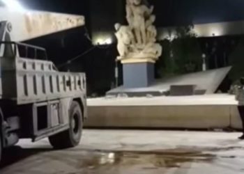 مدير آثار حلب لسوريا الجديدة: “لاعلاقة لنا بنقل تمثال الشهداء” والمحافظ يتوعد