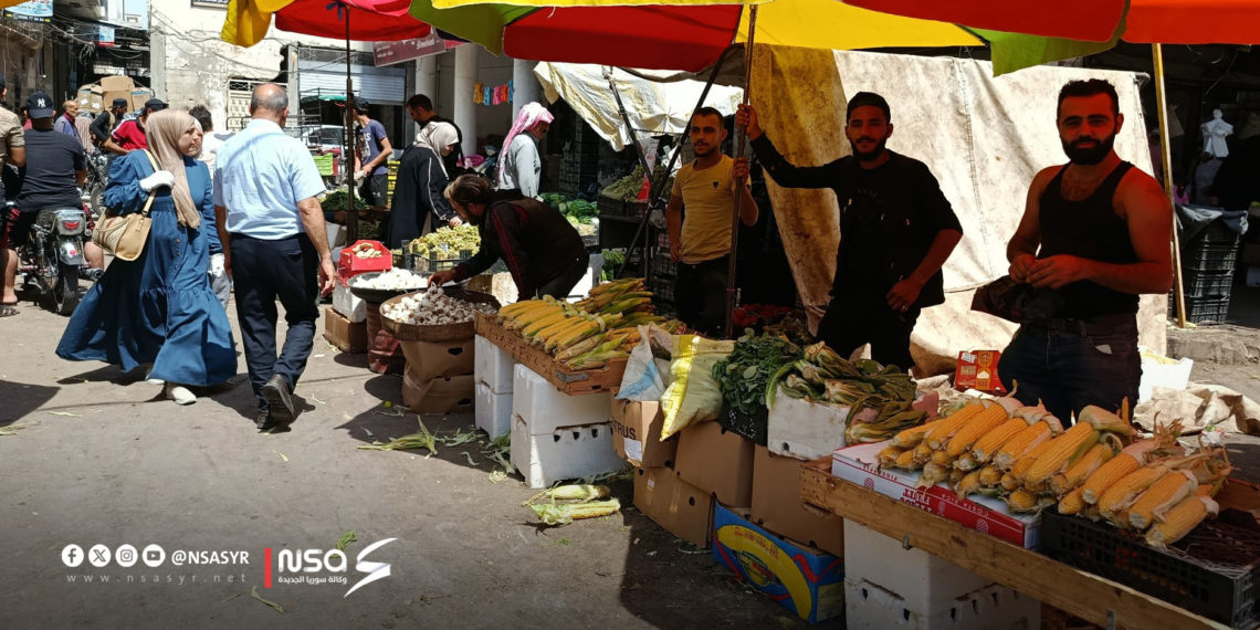 استقرار نسبي في أسعار الخضار والفواكه يعيد النشاط لسوق 15 آذار في حماة