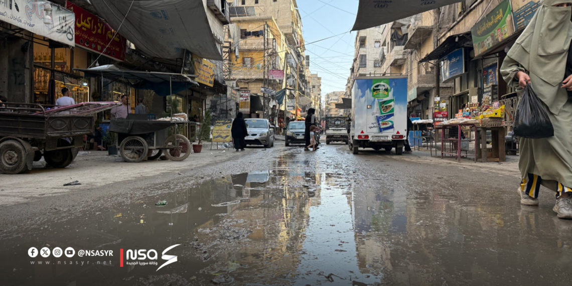 أهالي حي الفردوس بحلب يطالبون بحل عاجل لأزمة الصرف الصحي وتسرب المياه