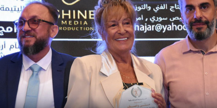 منى واصف سفيرة للسلام