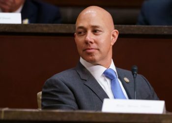 بعد رفضه إلغاء القانون.. برايان ماست يعلن تأييده إلغاء عقوبات قيصر المفروضة على سوريا