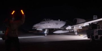 الولايات المتحدة وحلفاؤها ينفذون غارات جوية واسعة ضد أهداف لتنظيم داعش في سوريا