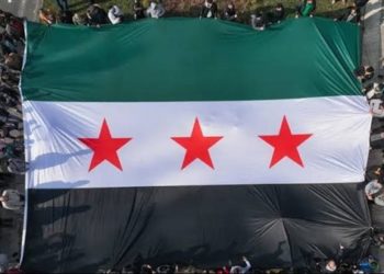 إنزال العلم السوري يشعل توترًا في مناطق ريف حلب وشرق الفرات