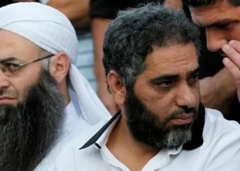 بيروت.. محكمة الجنايات تصدر حكمًا ببراءة فضل شاكر وأحمد الأسير